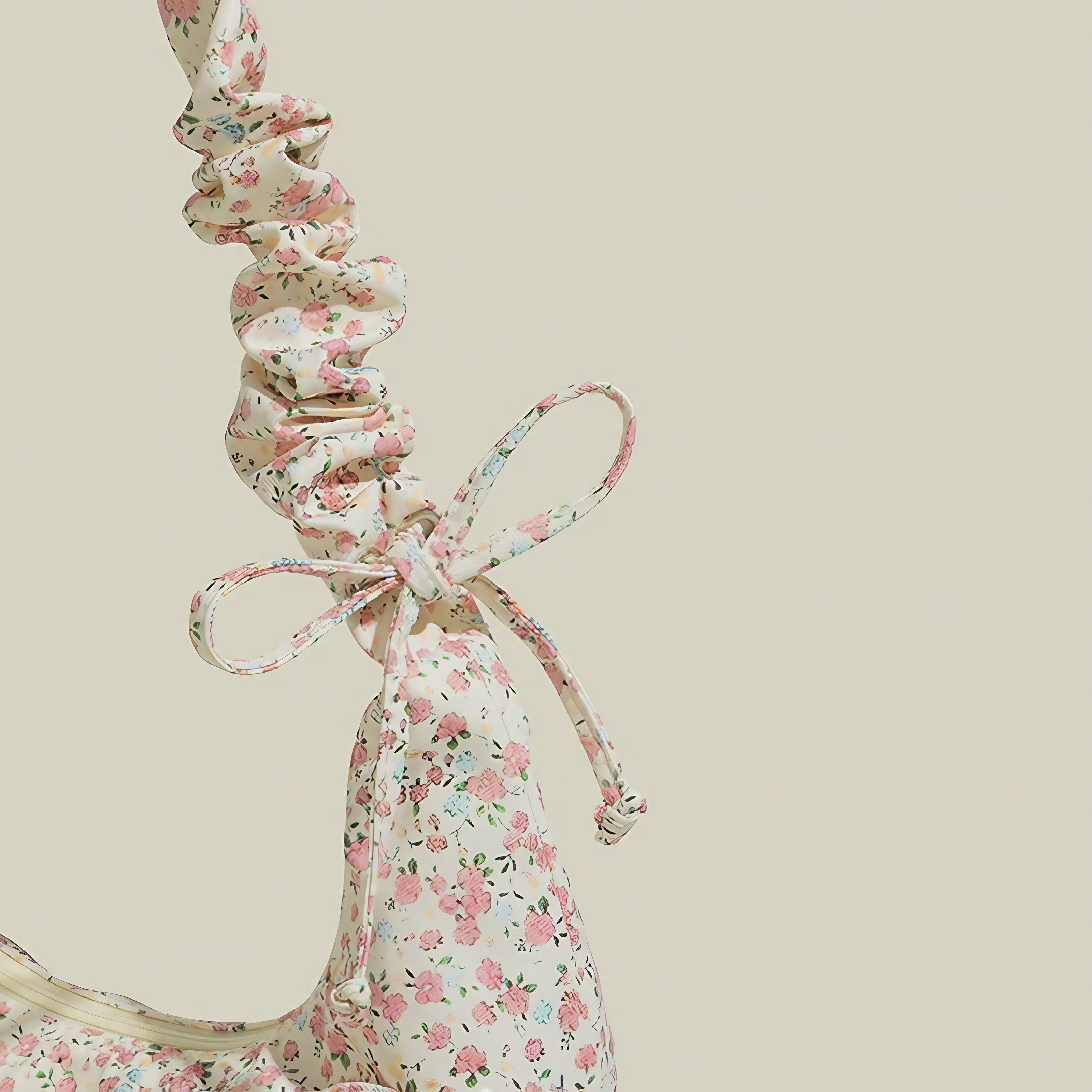 Bloomy Ruffle Bag