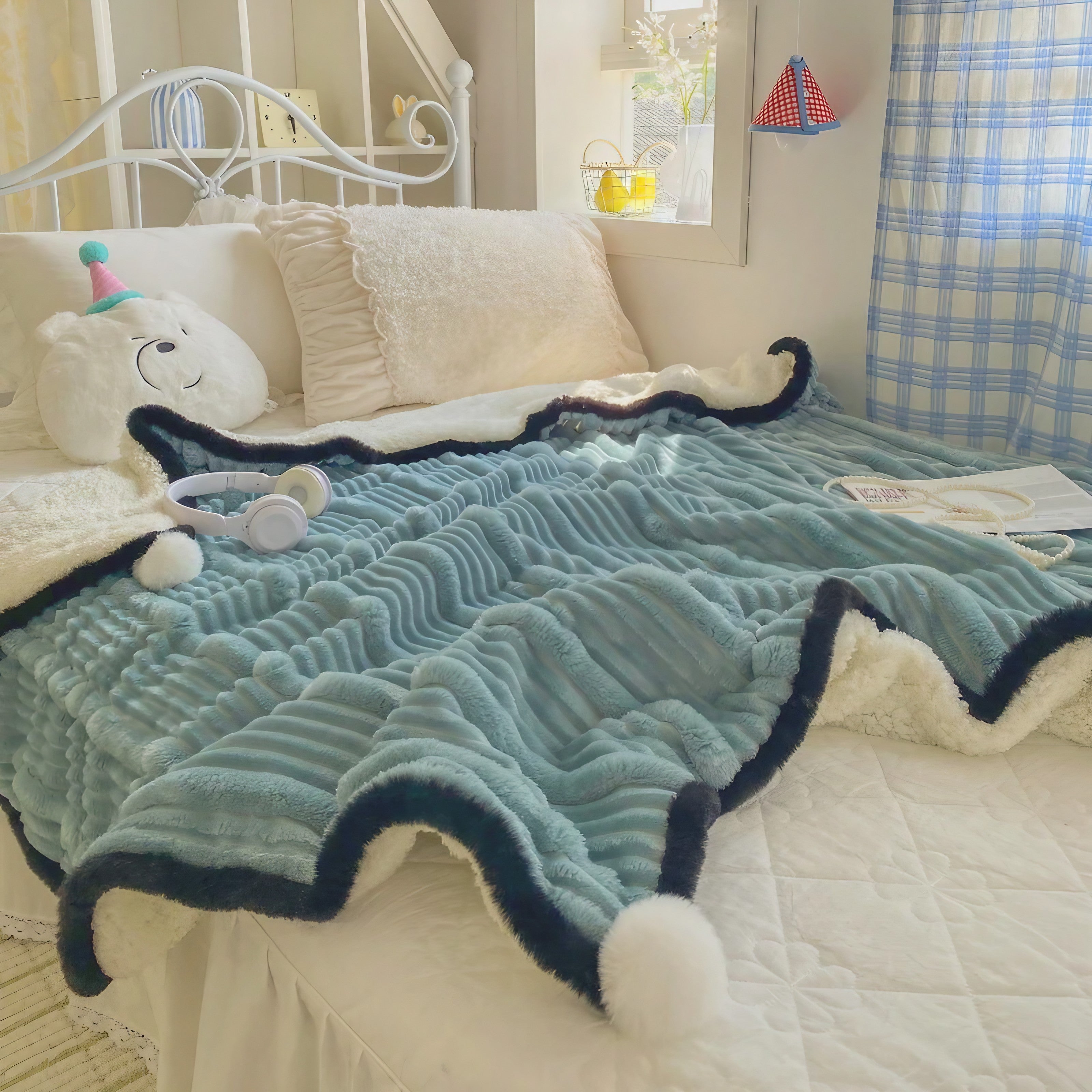 Fluffy Marble Pom Blankets