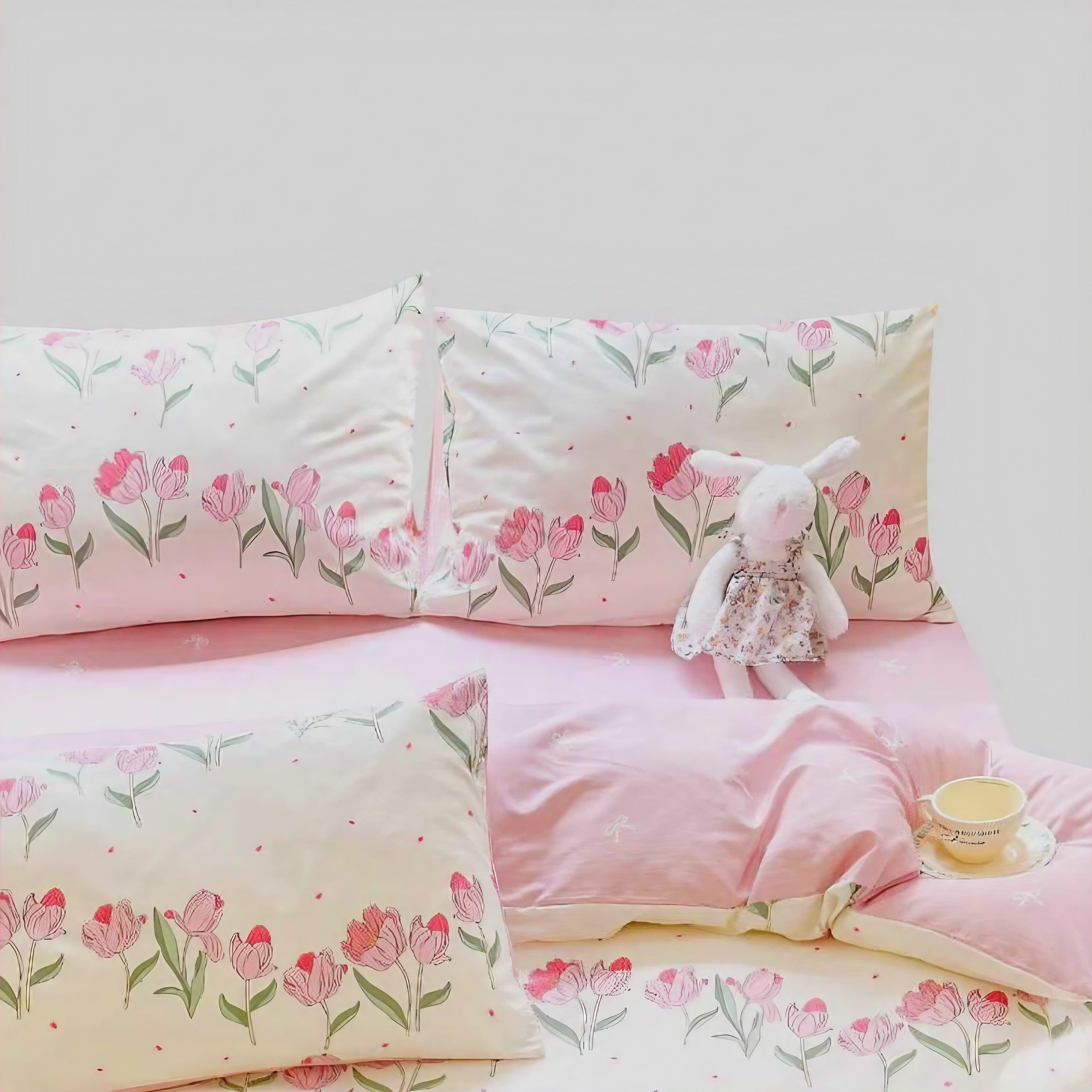 Blushing Tulip Bedding Set