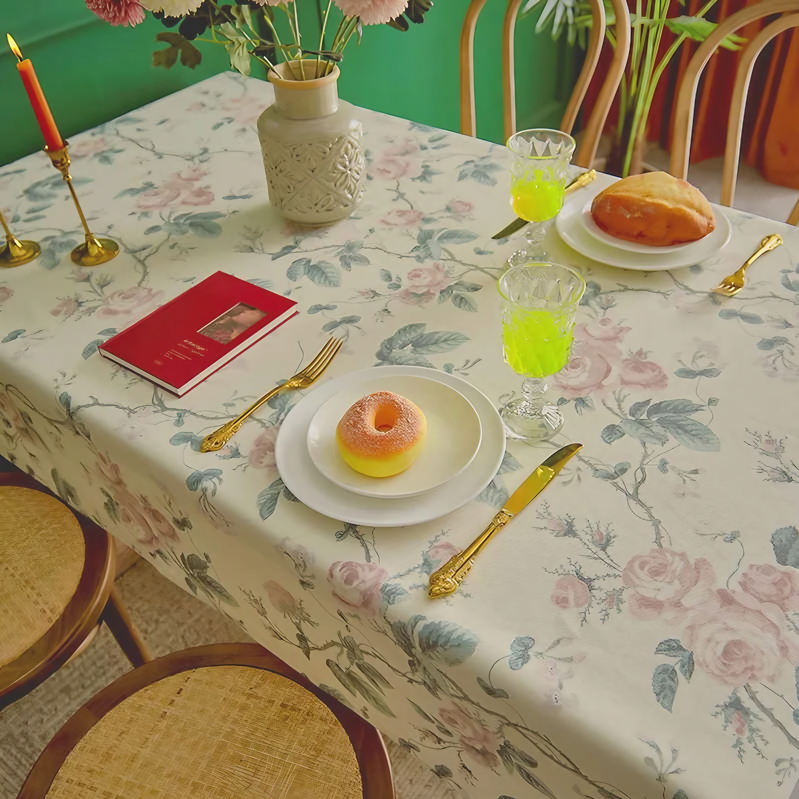 Classic Bloom Tablecloth