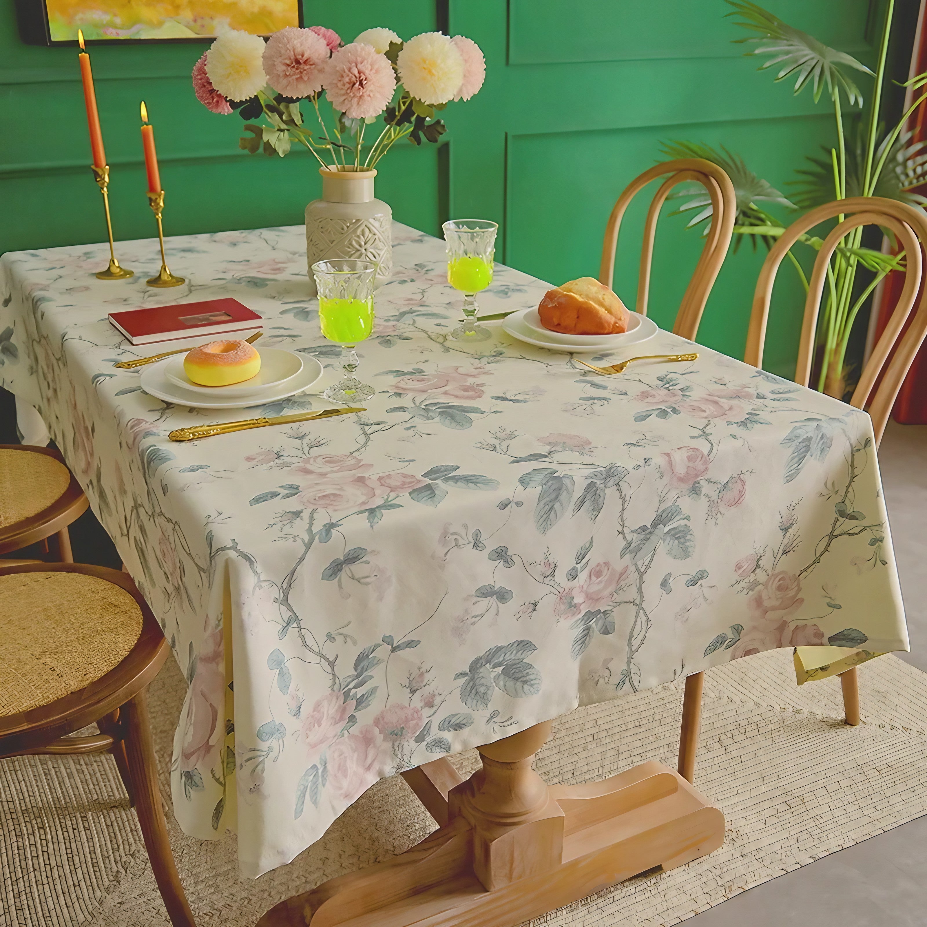 Classic Bloom Tablecloth