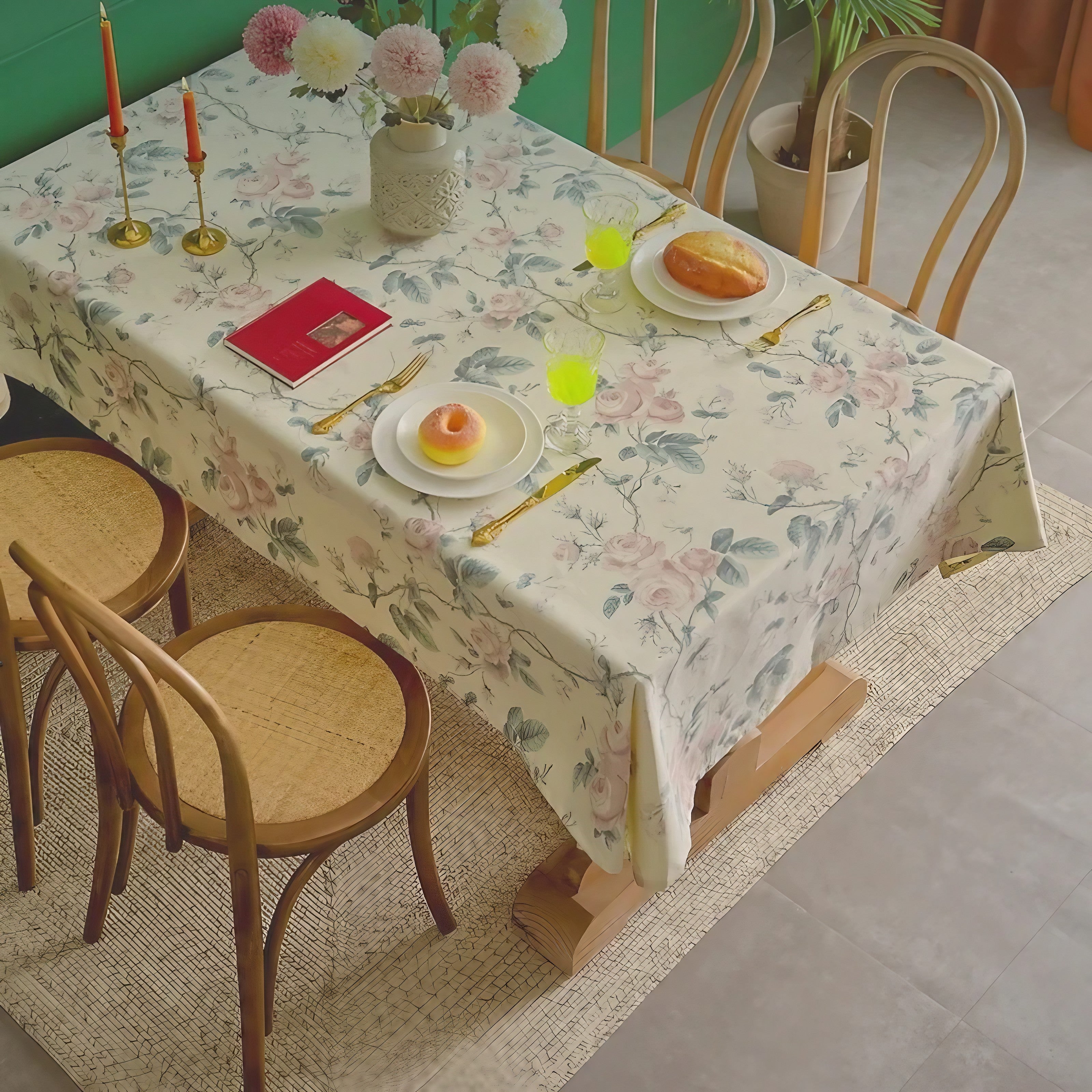 Classic Bloom Tablecloth