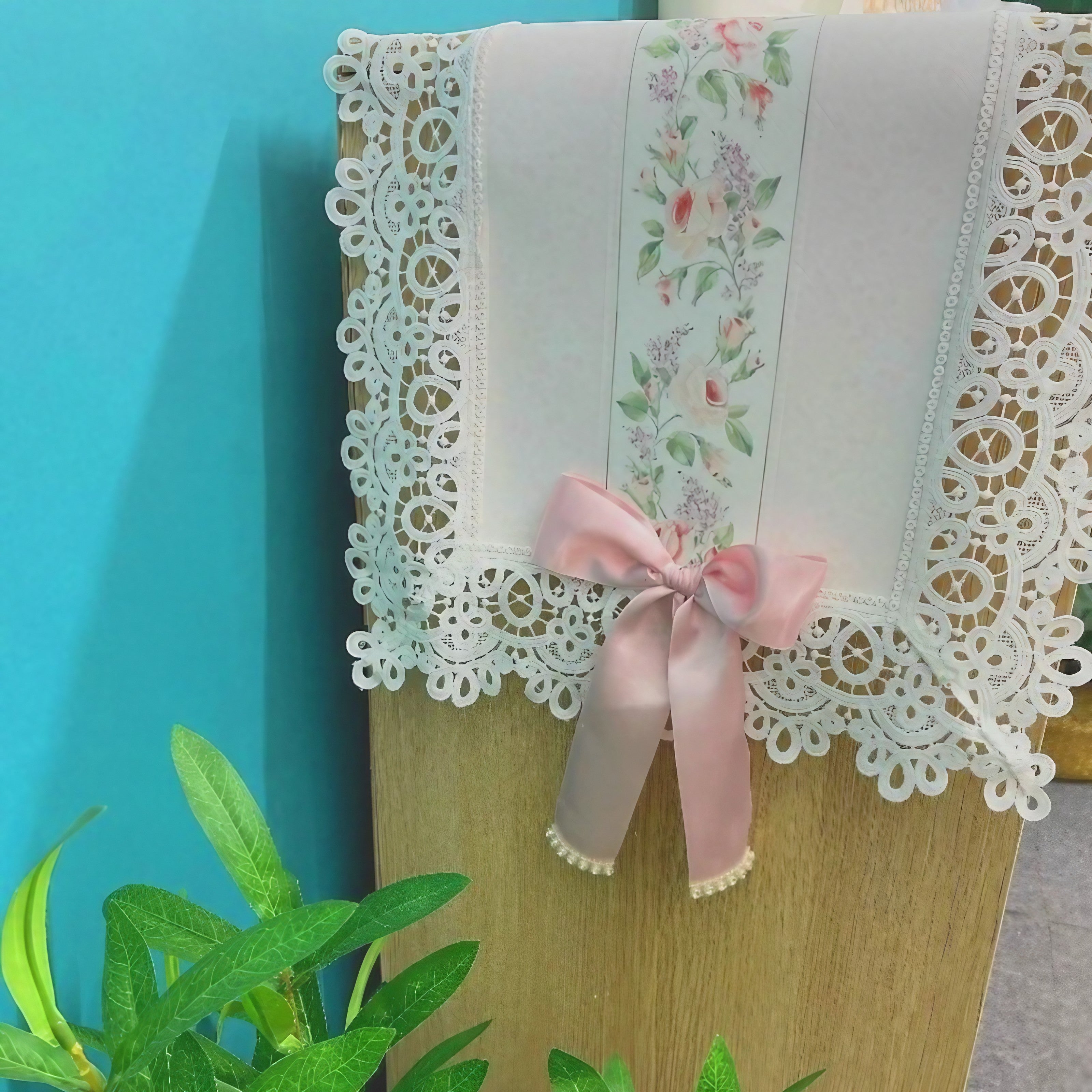 Cottage Bloom Lace Runner