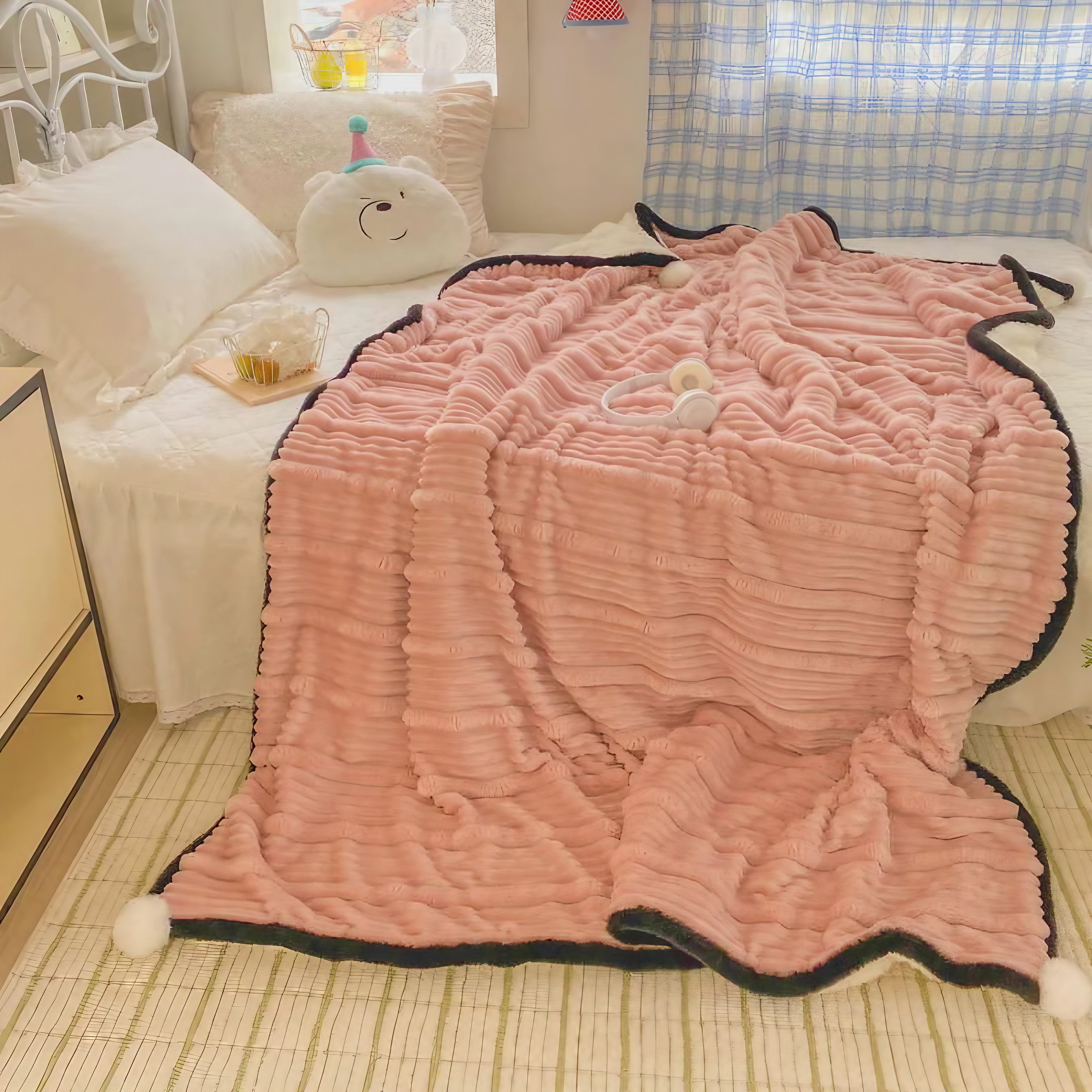Fluffy Marble Pom Blankets