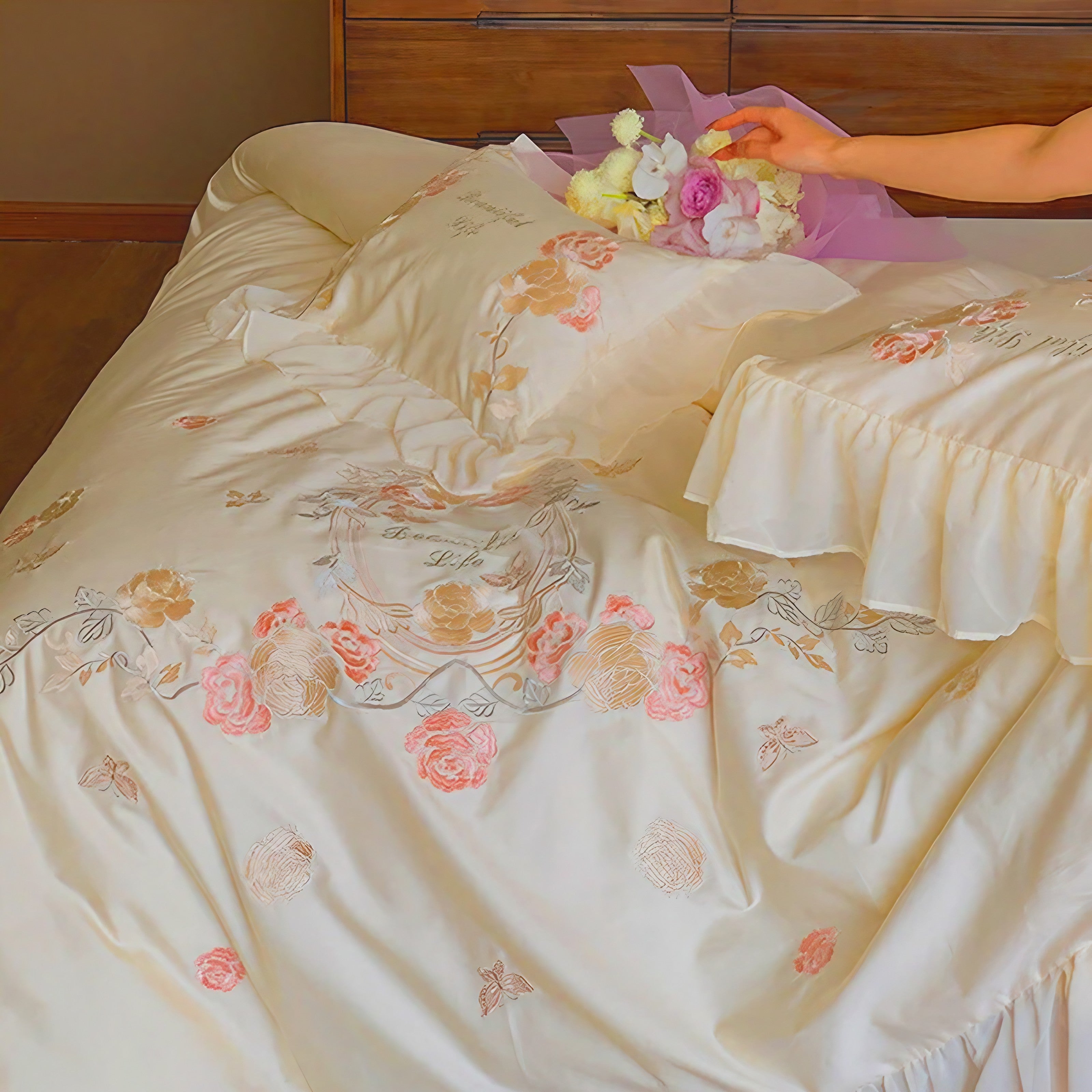 Graceful Floral Frill Bedding Set