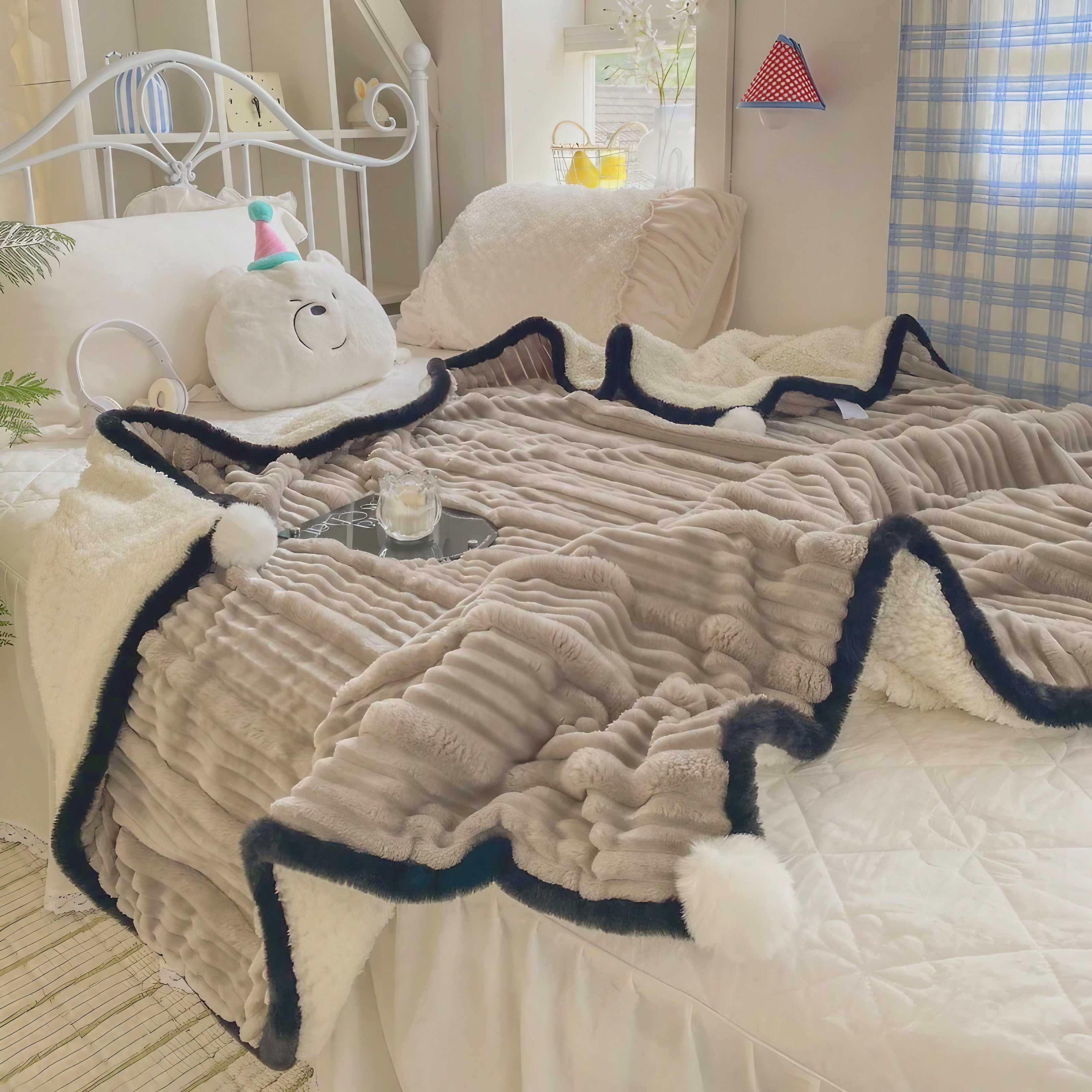 Fluffy Marble Pom Blankets