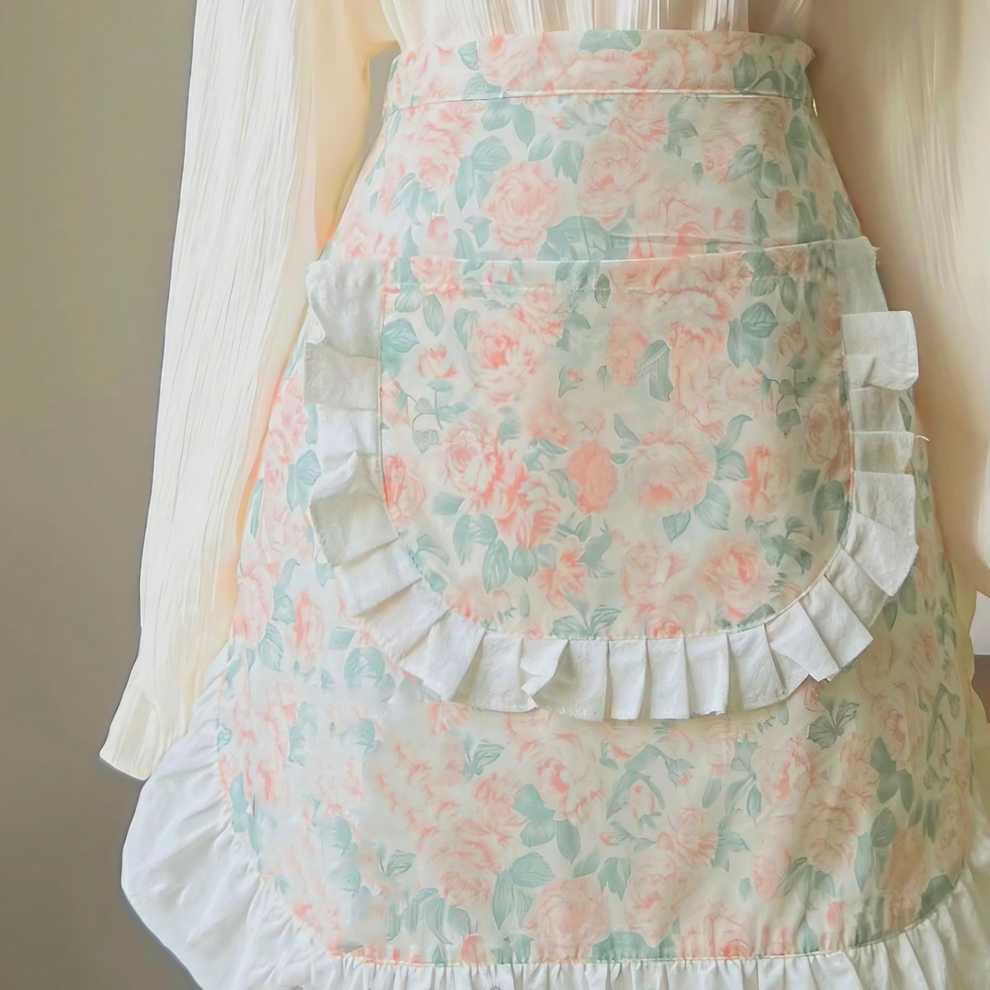 Heirloom Garden Frill Apron