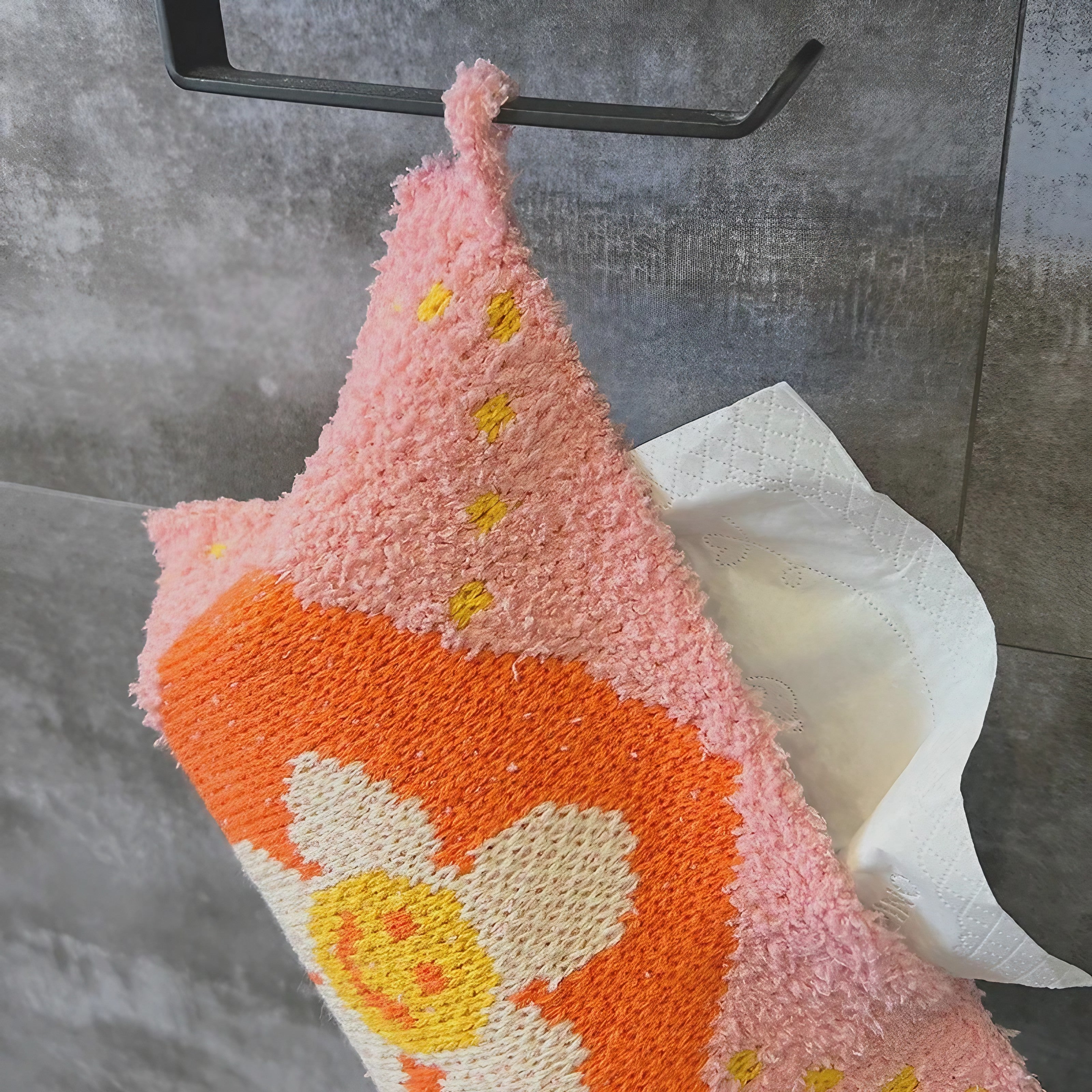Peach Pop Daisy Tissue Case