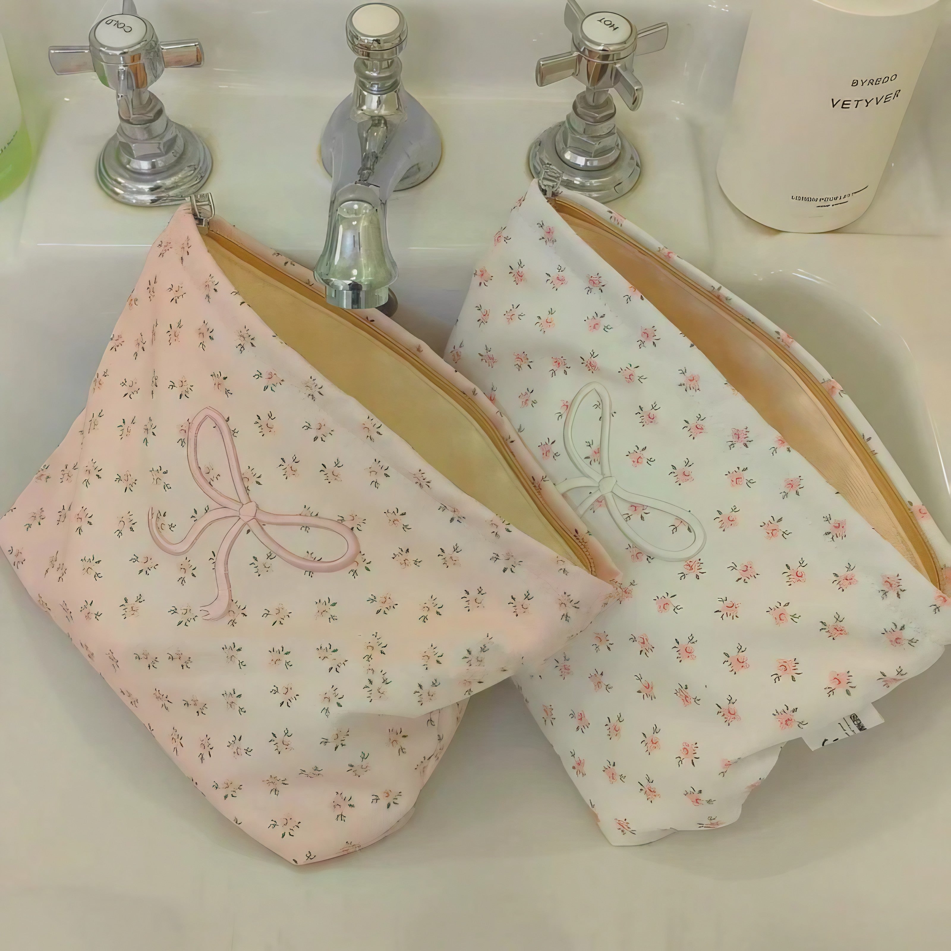 Petit Fleur Ribbon Pouch