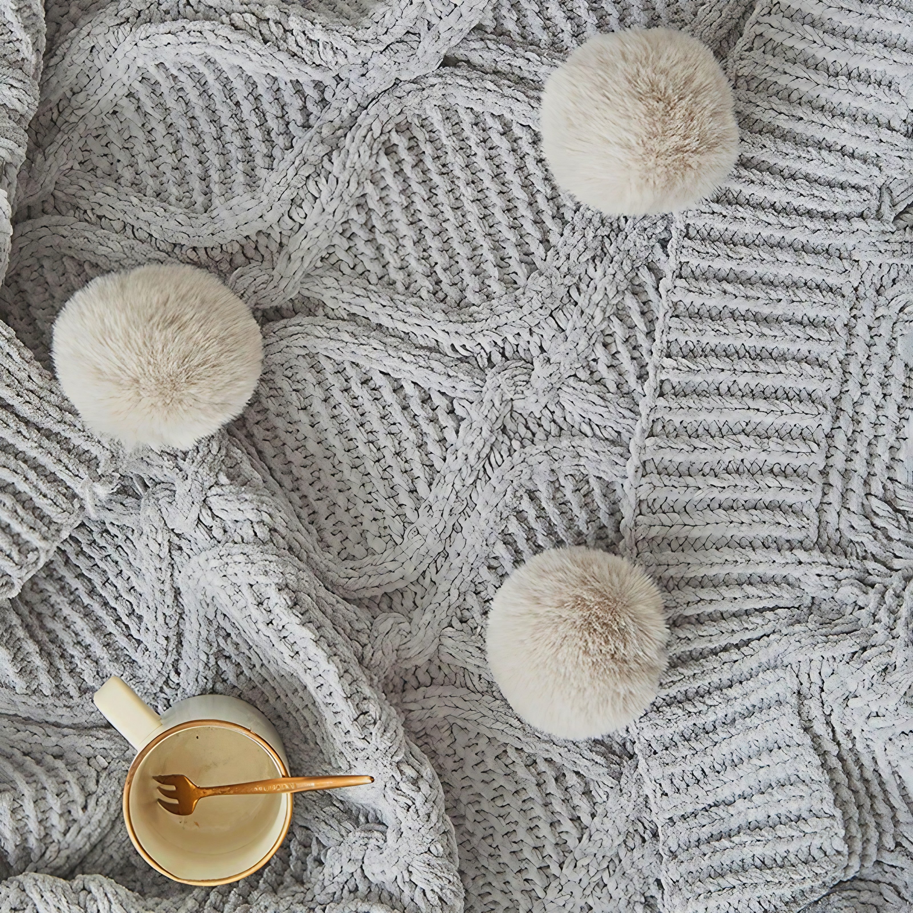 Pom Pom Cozy Blankets