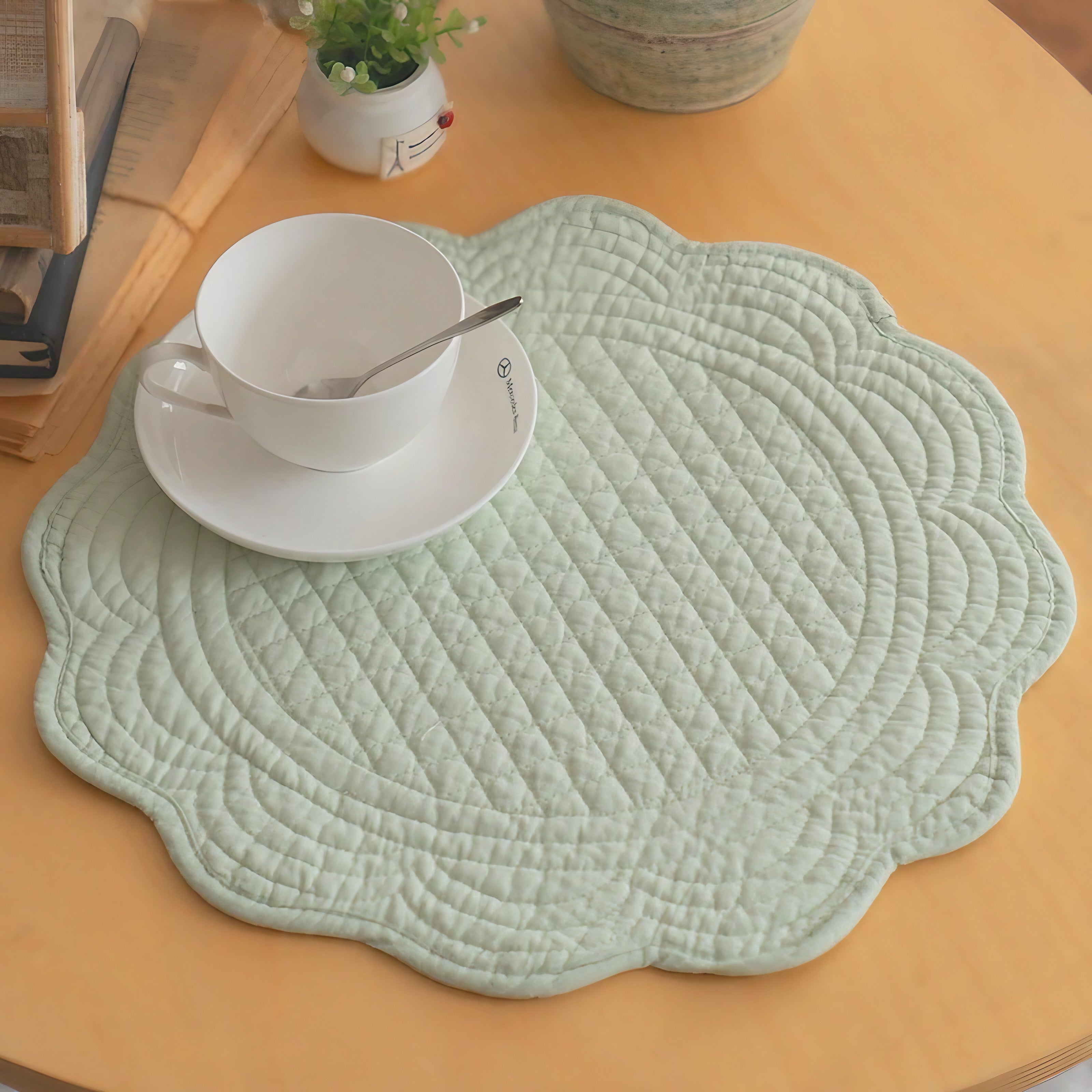 Roseate Quilted Scalloped Coaster