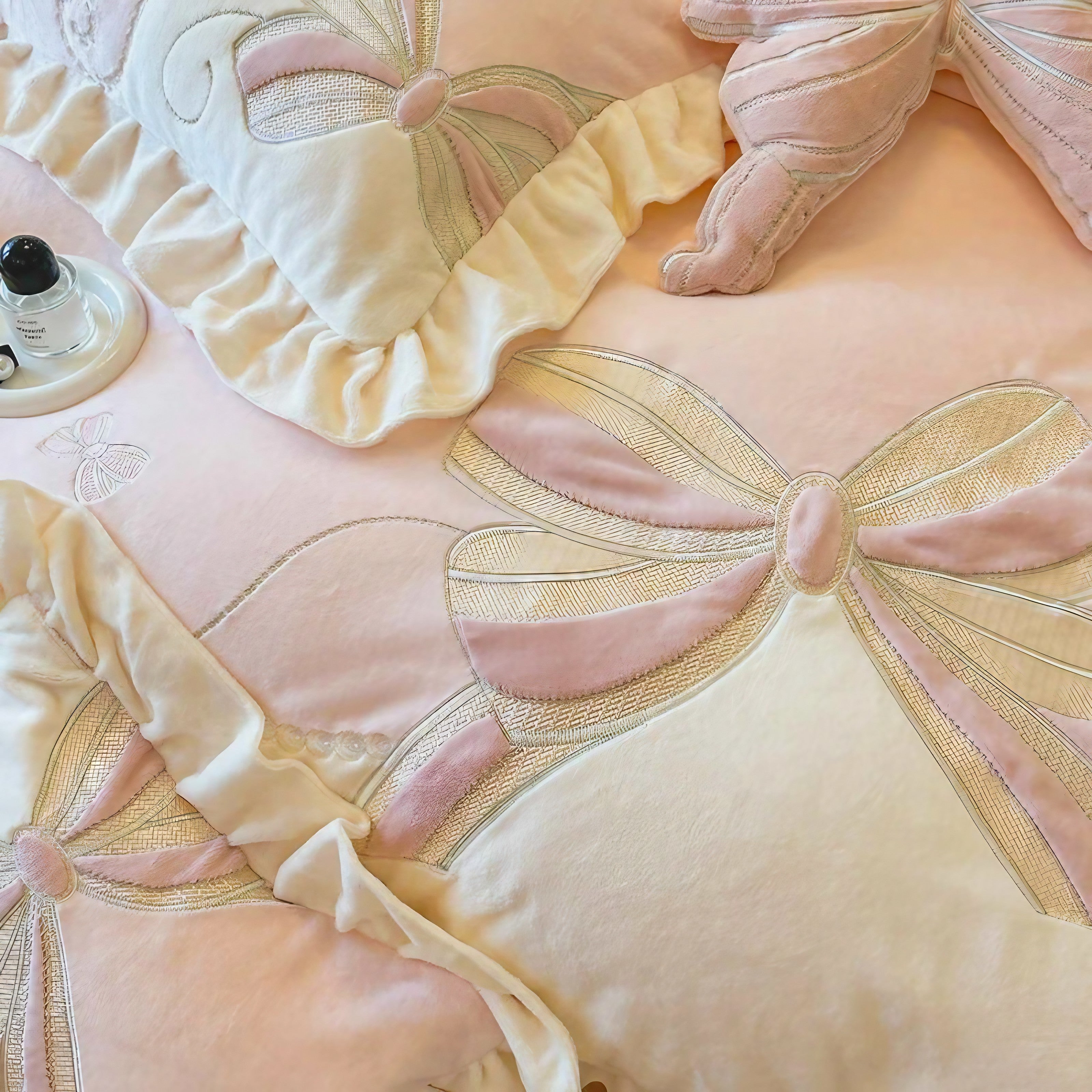 Royal Ribbon Bedding Set