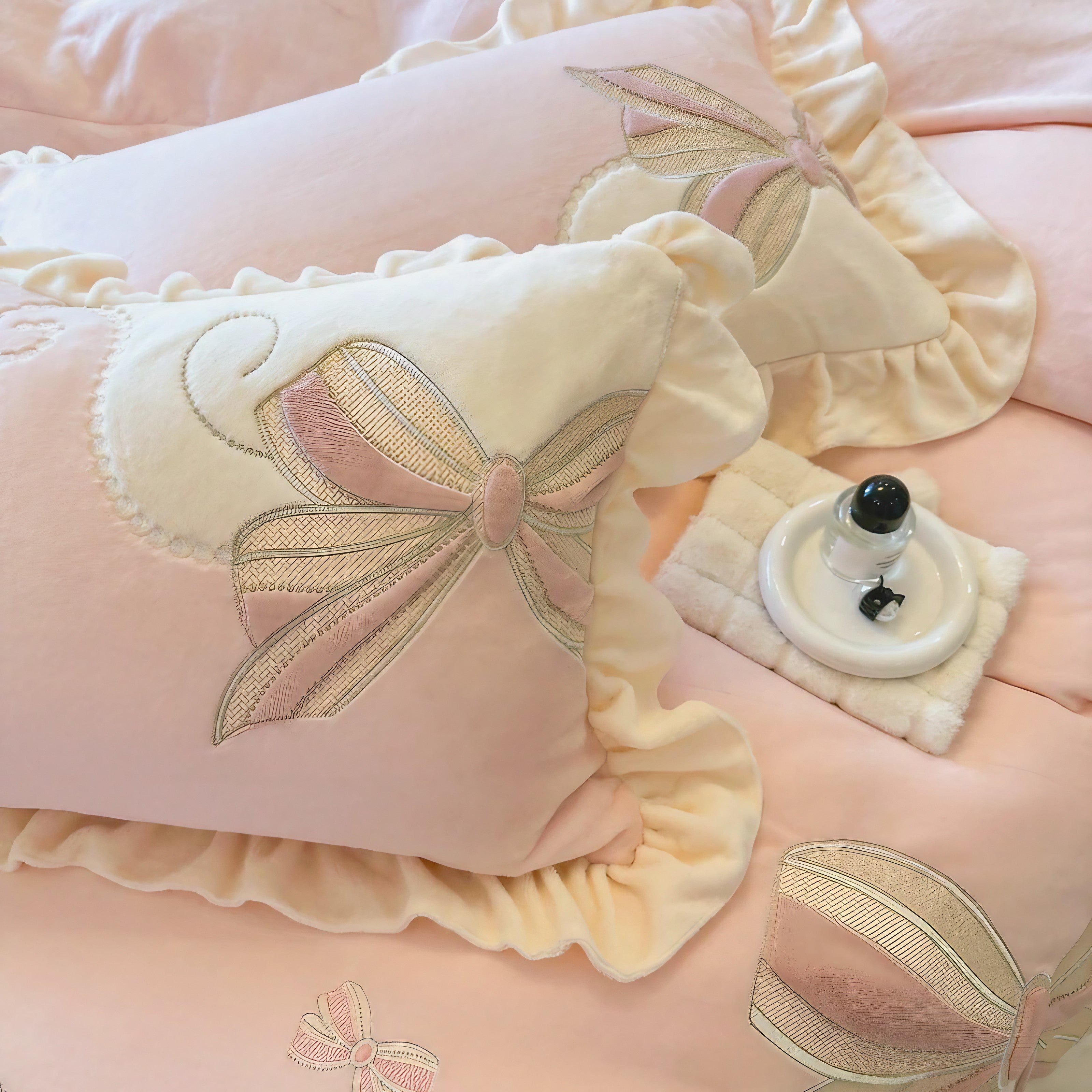 Royal Ribbon Bedding Set