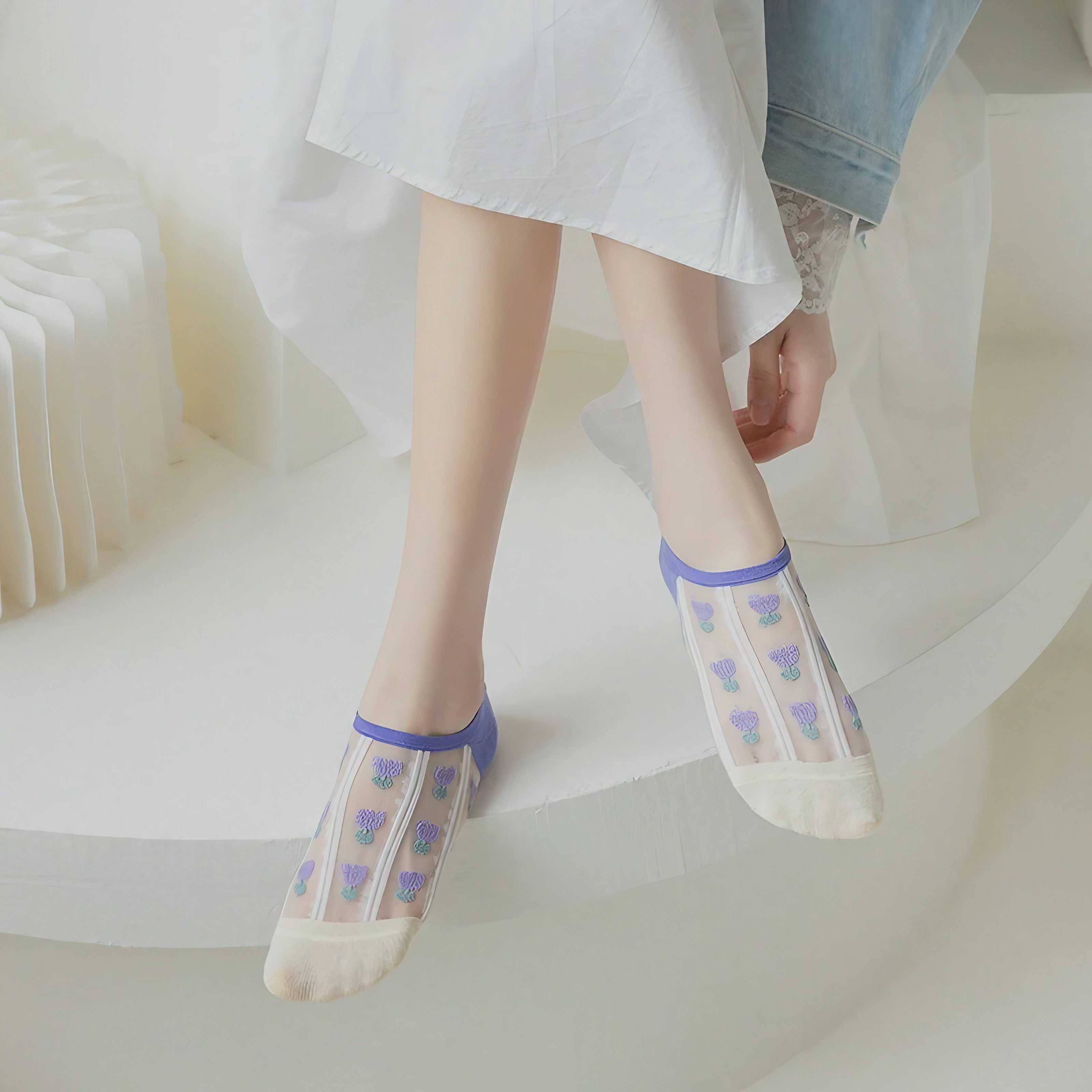 Smiley Bloom Mesh Socks
