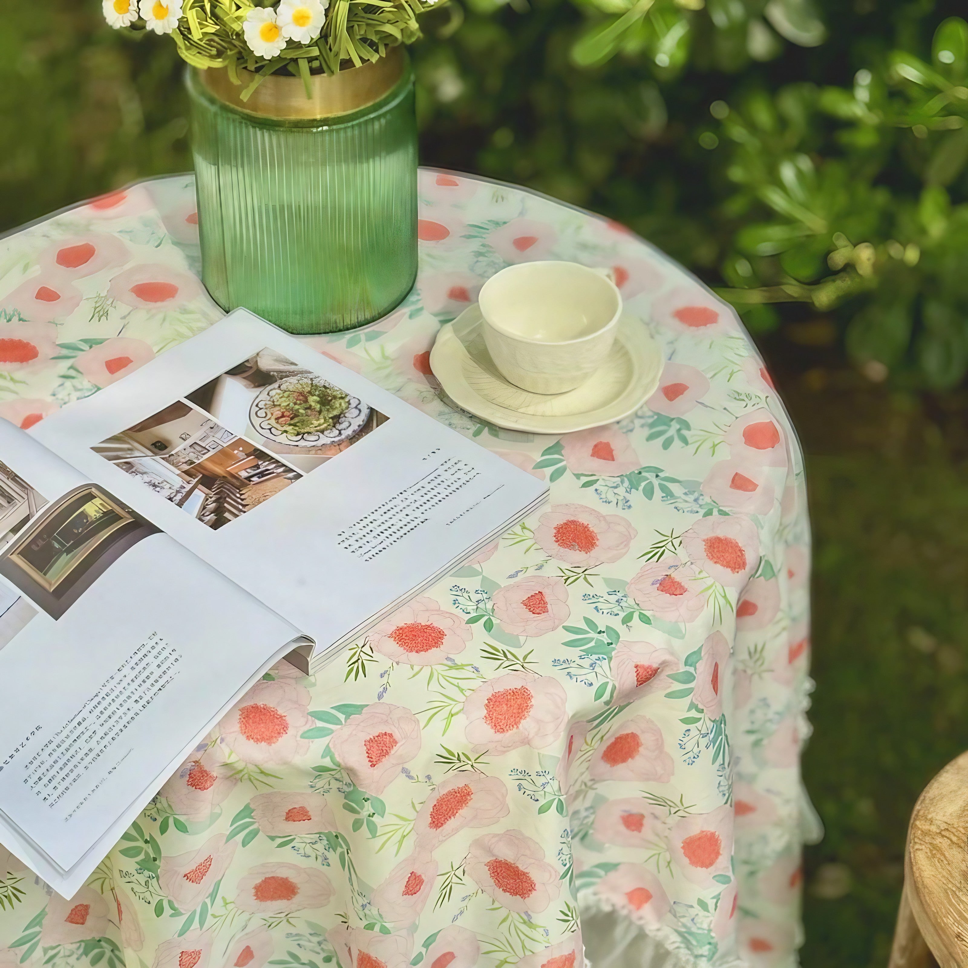 Vintage Petal Overhang Tablecloth